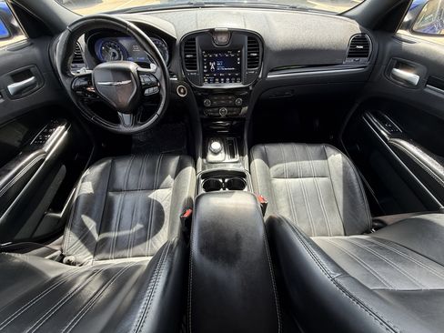 Used 2018 Chrysler 300 S w/ 300S Premium Group image 11