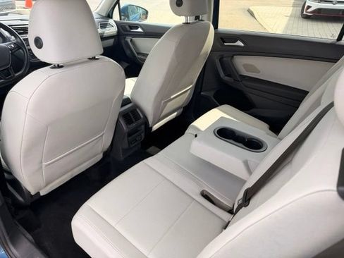 Used 2019 Volkswagen Tiguan SE w/ Panoramic Sunroof Package AWD/4WD image 11