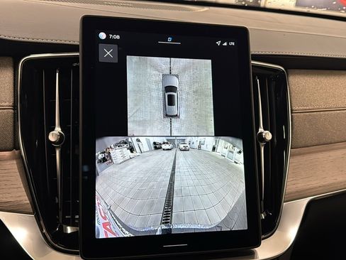 New 2026 Volvo XC90 T8 Plus image 19