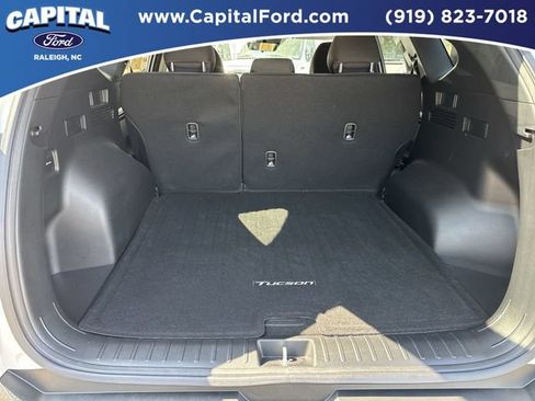 Used 2023 Hyundai Tucson SEL AWD/4WD image 16