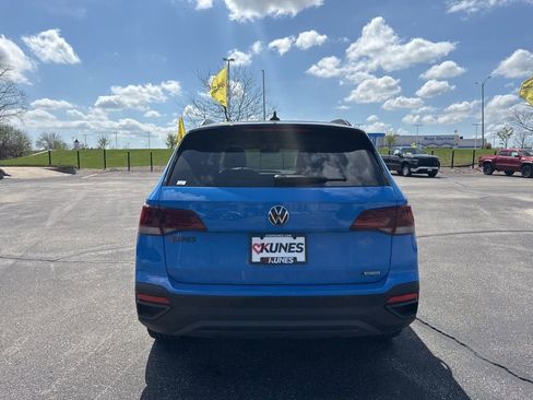 Used 2024 Volkswagen Taos SE AWD/4WD image 4