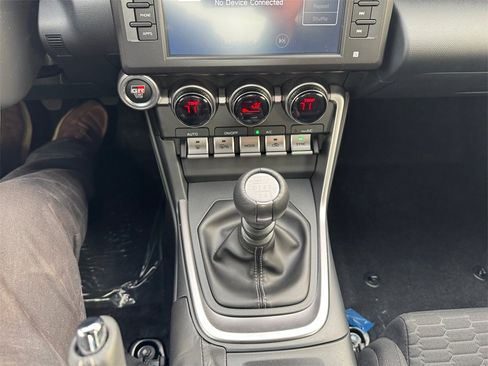 Used 2025 Toyota GR86 image 11