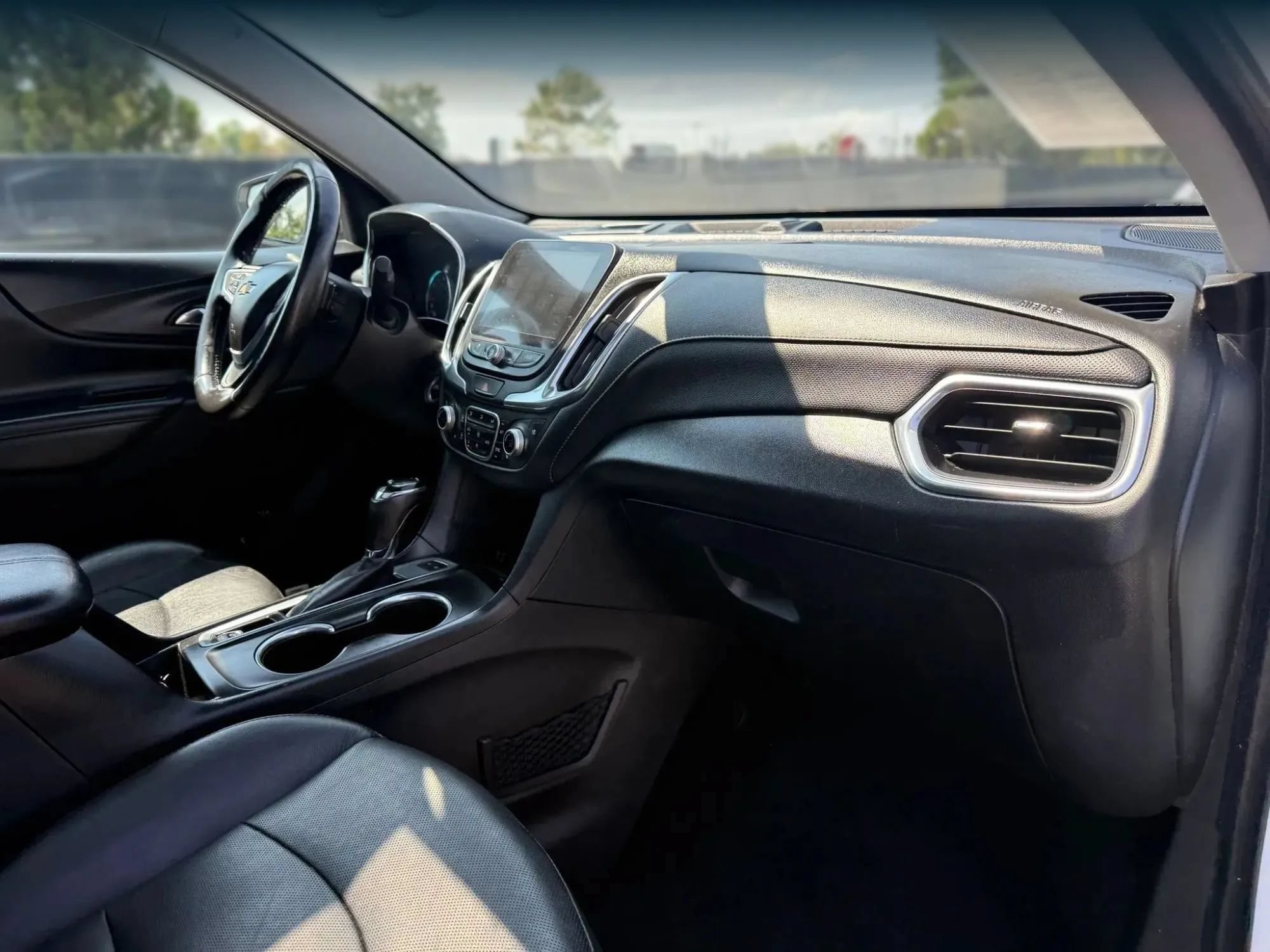 Used 2018 Chevrolet Equinox Premier w/ Premier True North Edition AWD/4WD image 19