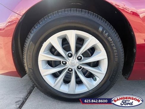 Used 2016 Toyota Camry LE image 10