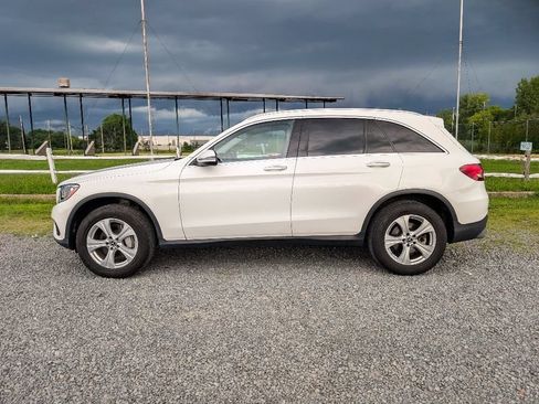 Used 2018 Mercedes-Benz GLC 300 4MATIC image 9