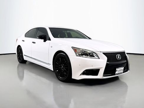 Used 2015 Lexus LS 460 RWD image 3