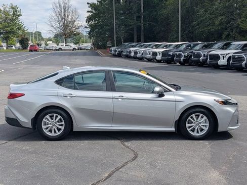 Used 2026 Toyota Camry LE FWD image 8