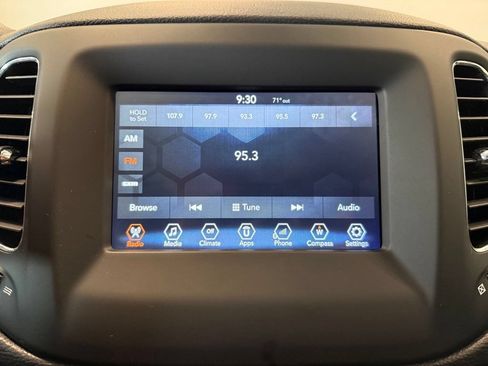 Used 2018 Jeep Compass Latitude w/ Popular Equipment Group AWD/4WD image 22