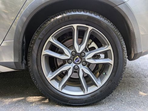 Used 2017 Volvo S60 T5 Cross Country Platinum image 6