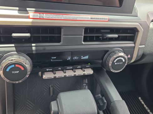 Certified 2026 Toyota Tacoma SR5 AWD/4WD image 12