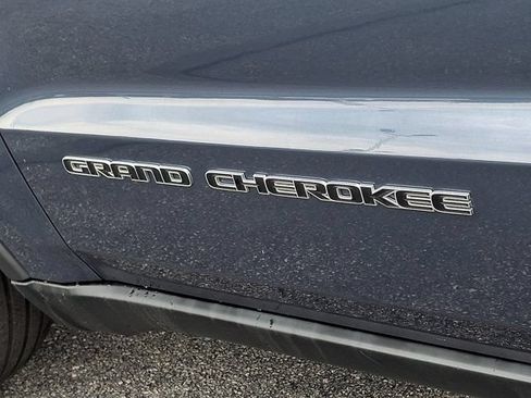 Certified 2021 Jeep Grand Cherokee Limited AWD/4WD image 36
