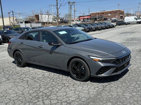New 2026 Hyundai Elantra SEL Sport Premium FWD image 2