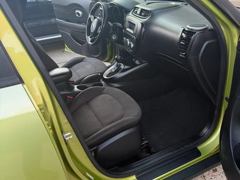 Used 2015 Kia Soul FWD image 10
