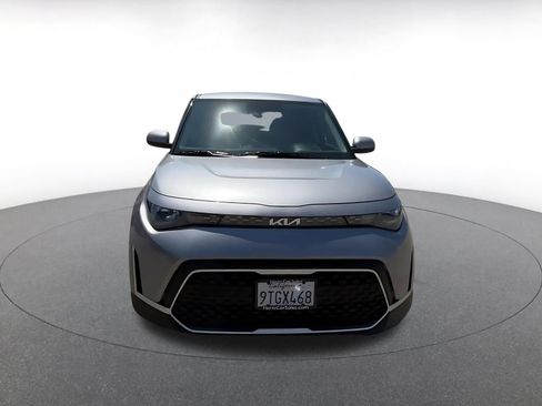 Used 2025 Kia Soul LX w/ LX Technology Package FWD image 4