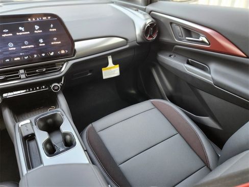 New 2026 Chevrolet Equinox EV RS image 13