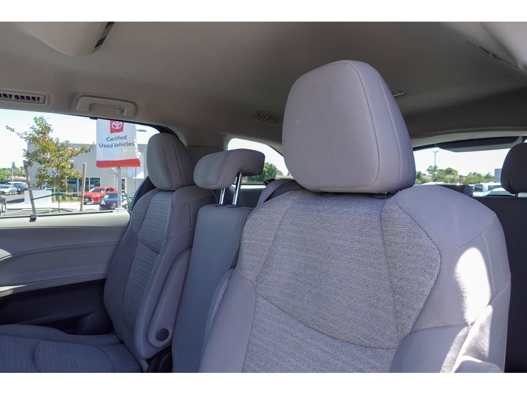 Certified 2023 Toyota Sienna LE FWD image 24