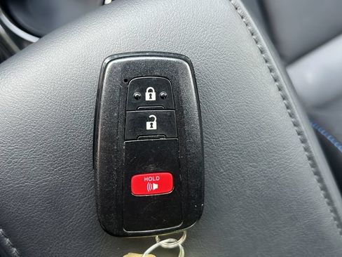 Used 2021 Toyota Prius Limited FWD image 22