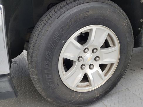 Used 2018 Chevrolet Silverado 1500 LT AWD/4WD image 31