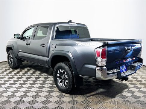 Certified 2022 Toyota Tacoma TRD Off-Road image 6