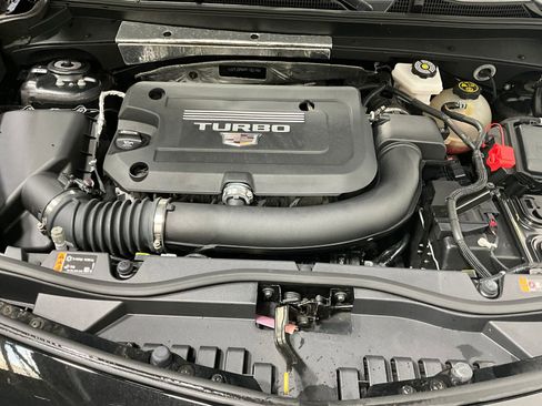 Used 2023 Cadillac XT4 Luxury w/ Cold Weather Package AWD/4WD image 11
