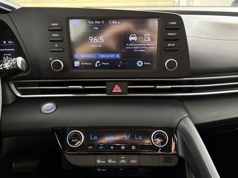 Used 2021 Hyundai Elantra SEL image 18