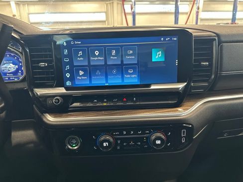 Used 2022 Chevrolet Silverado 1500 LT AWD/4WD image 9