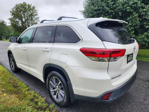 Used 2018 Toyota Highlander XLE AWD/4WD image 8