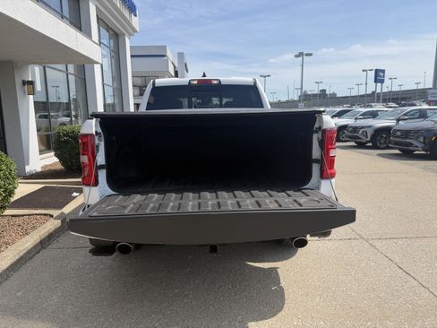 Used 2025 RAM 1500 Laramie w/ Sport Appearance Package AWD/4WD image 12