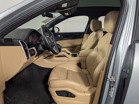 Used 2022 Porsche Cayenne Coupe AWD/4WD image 4