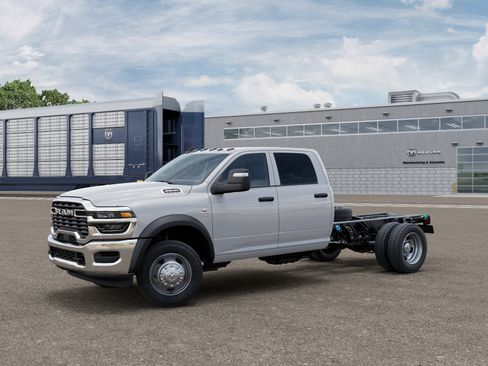 New 2026 RAM 4500 Tradesman w/ Chrome Appearance Group AWD/4WD image 25