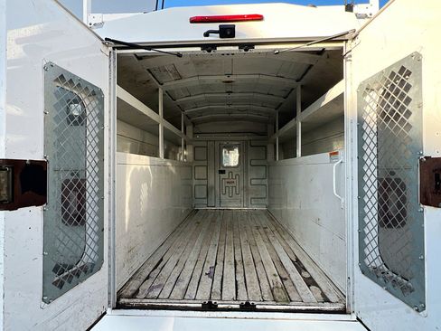 Used 2018 Ford Transit 350 138 w/ Exterior Upgrade Package image 31