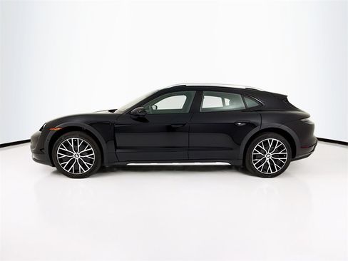 Used 2022 Porsche Taycan 4 Cross Turismo image 2