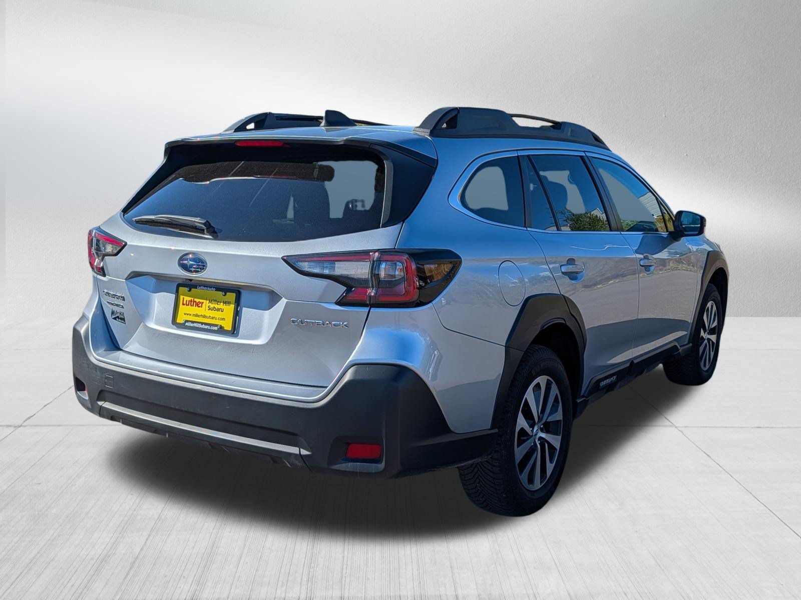 Used 2023 Subaru Outback Premium AWD/4WD image 7
