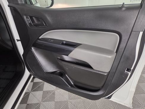 Used 2020 Chevrolet Colorado W/T w/ WT Convenience Package RWD image 34