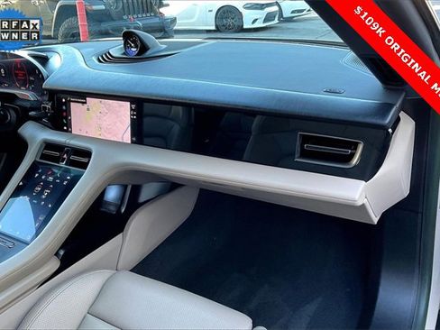 Used 2022 Porsche Taycan image 16