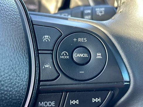 Used 2025 Toyota Corolla Cross AWD Hybrid image 17