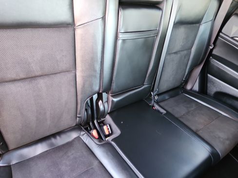 Used 2022 Jeep Grand Cherokee Laredo X image 18