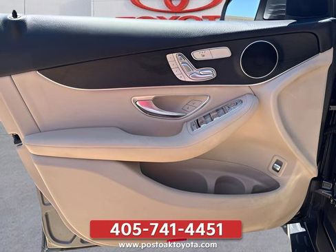 Used 2021 Mercedes-Benz GLC 300 4MATIC image 26