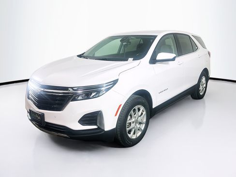 Used 2024 Chevrolet Equinox LT AWD/4WD image 3