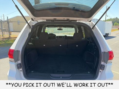 Used 2018 Jeep Grand Cherokee Laredo RWD image 8