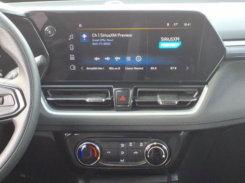 Used 2025 Chevrolet TrailBlazer LT image 11