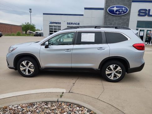 Certified 2022 Subaru Ascent Premium w/ Convenience Package AWD/4WD image 10