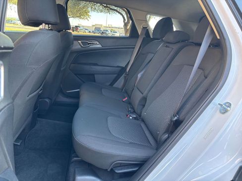 Used 2025 Kia Sportage LX image 21