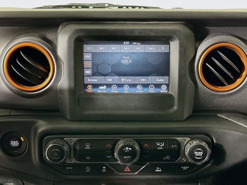 Used 2021 Jeep Gladiator Mojave w/ Trailer Tow Package image 19