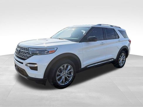 Used 2022 Ford Explorer Limited w/ Equipment Group 301A AWD/4WD image 3
