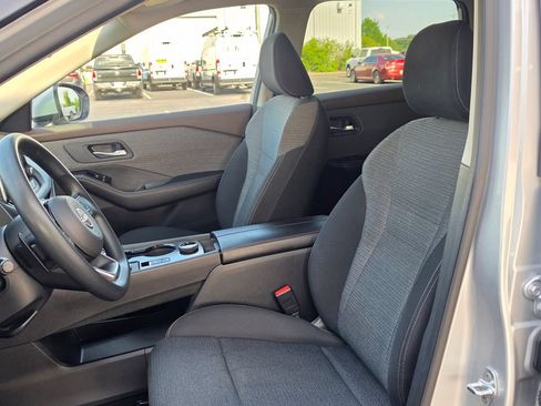 Used 2023 Nissan Rogue SV AWD/4WD image 10