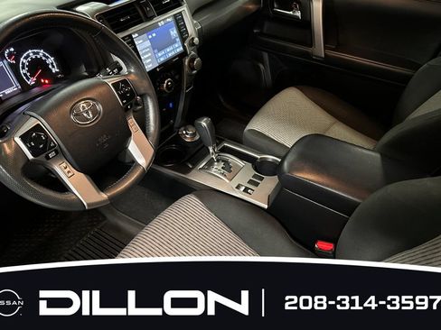 Used 2022 Toyota 4Runner SR5 AWD/4WD image 10