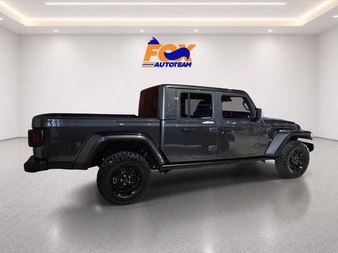Used 2025 Jeep Gladiator Sport AWD/4WD image 3
