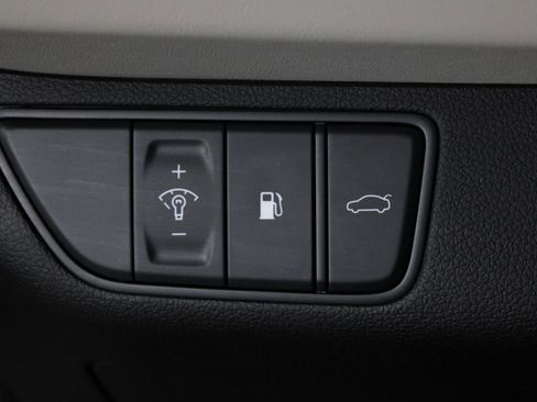 Used 2023 Genesis G70 2.0T w/ Sport Prestige Package image 21