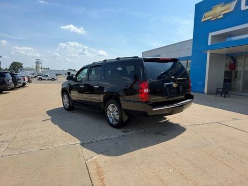 Used 2010 Chevrolet Suburban LTZ AWD/4WD image 4